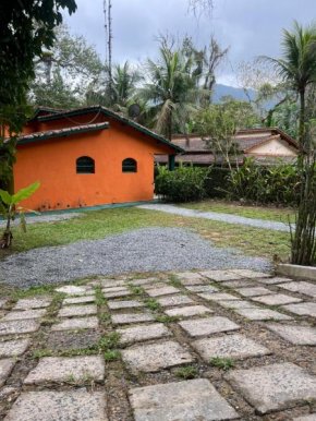 Casa térrea, frente para a Mata e Rio Boiçucanga